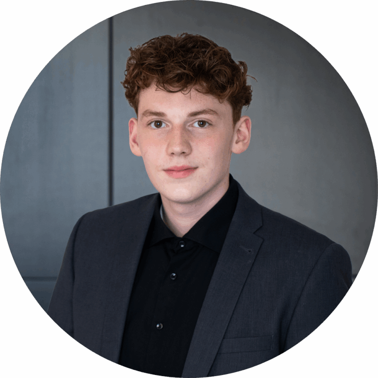 Carl Tiago Lang, Bestattungsfachkraft In Ausbildung